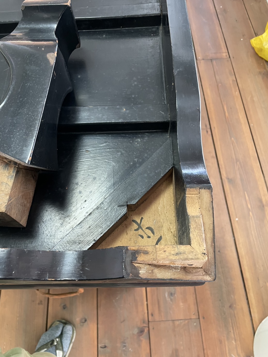 漆の座卓 塗装直し事例 - ダニエルブログ